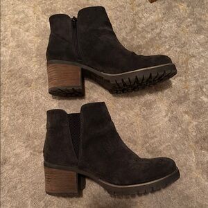 Elegant Black‎ Suede Ankle Booties